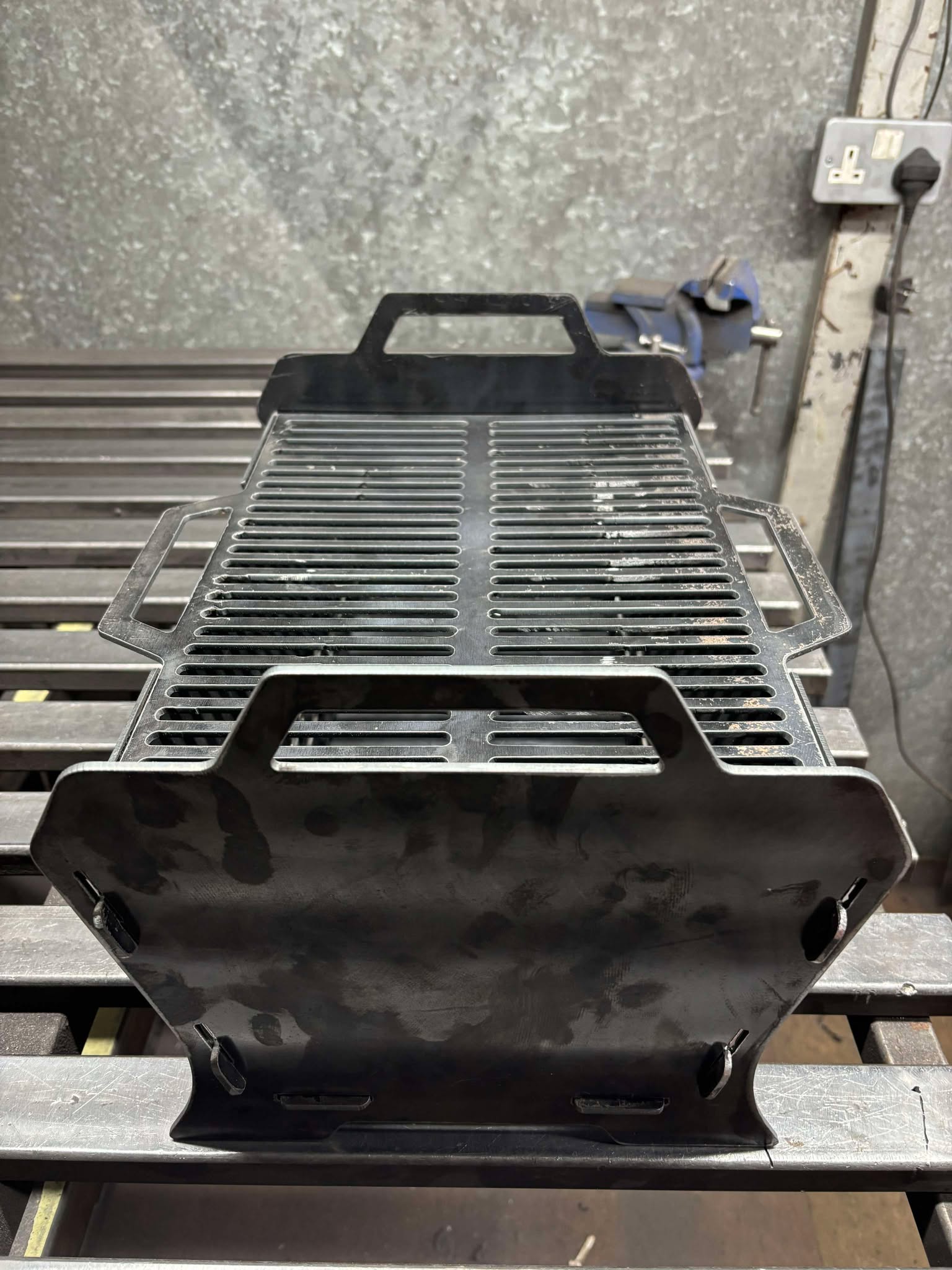 Collapsible Barbeque Fire Pit - Heavy Duty Outdoor Wood Burner Stove for Camping & Backyard Cooking