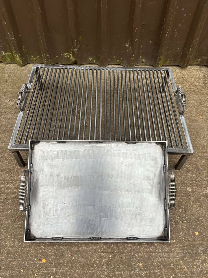 Heavy Duty Argentina Grill Outdoor Barbecue with Adjustable Grill Grates Durable Steel BBQ Cooker