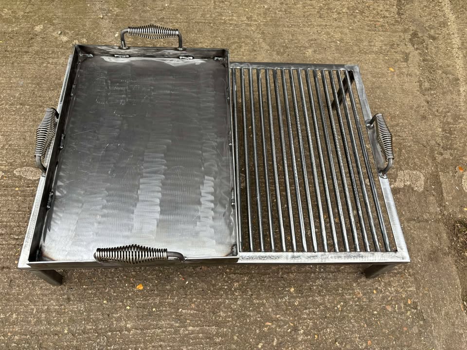 Heavy Duty Argentina Grill Outdoor Barbecue with Adjustable Grill Grates Durable Steel BBQ Cooker