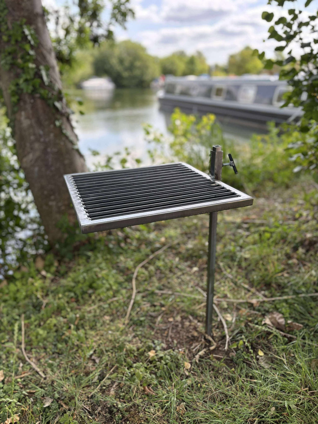 Metal Campfire Fire Pit - Portable Bushcraft Survival Outdoor Grill, Durable