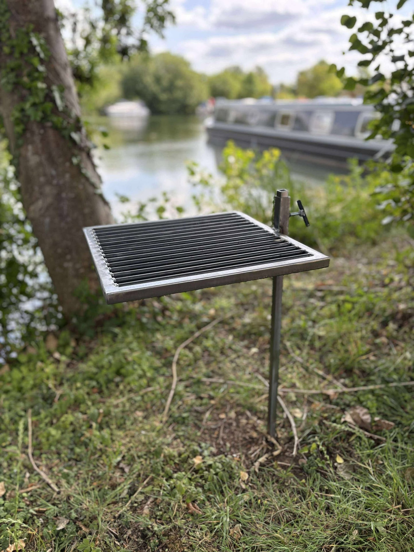 Metal Campfire Fire Pit - Portable Bushcraft Survival Outdoor Grill, Durable