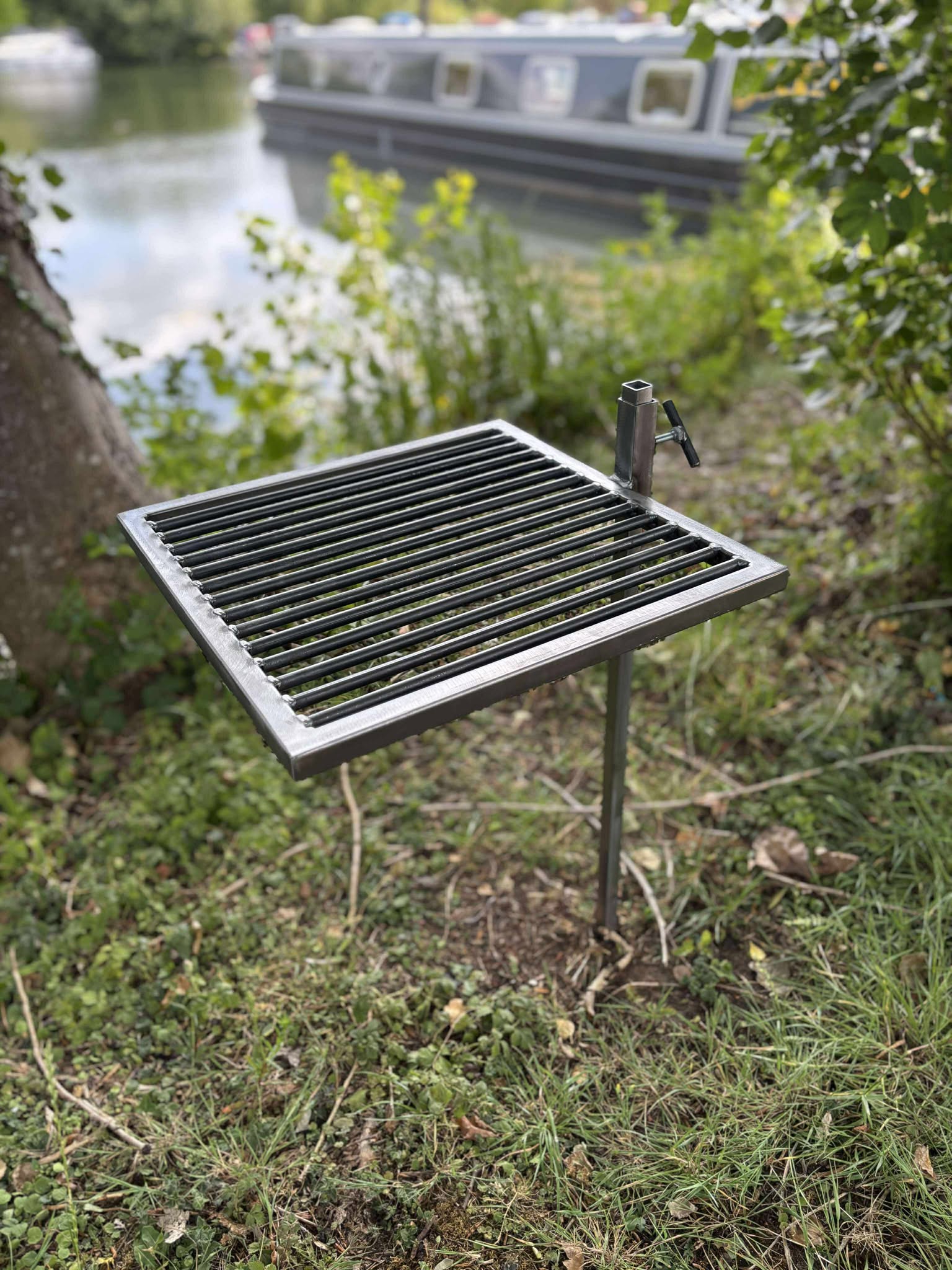 Metal Campfire Fire Pit - Portable Bushcraft Survival Outdoor Grill, Durable