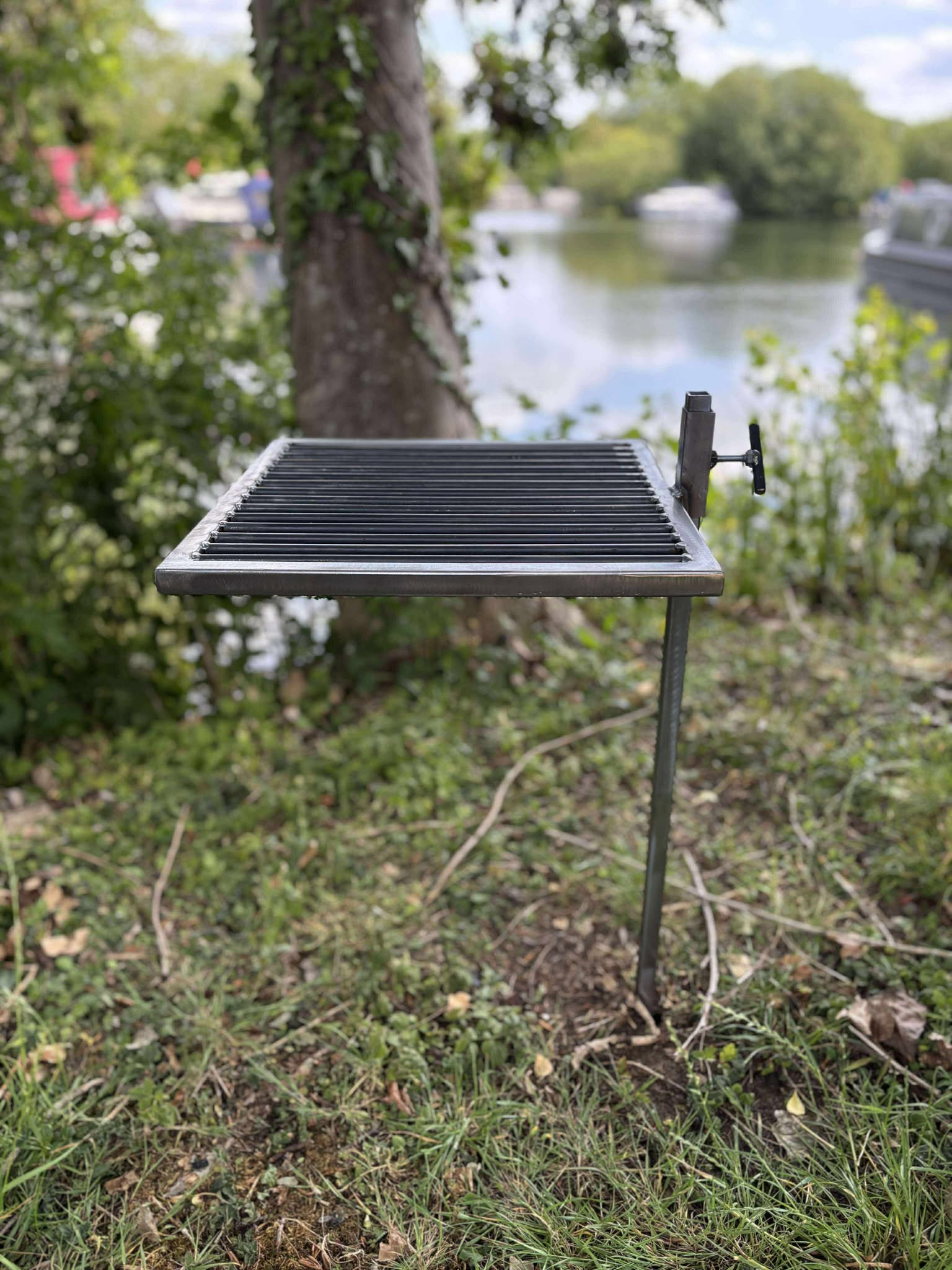 Metal Campfire Fire Pit - Portable Bushcraft Survival Outdoor Grill, Durable