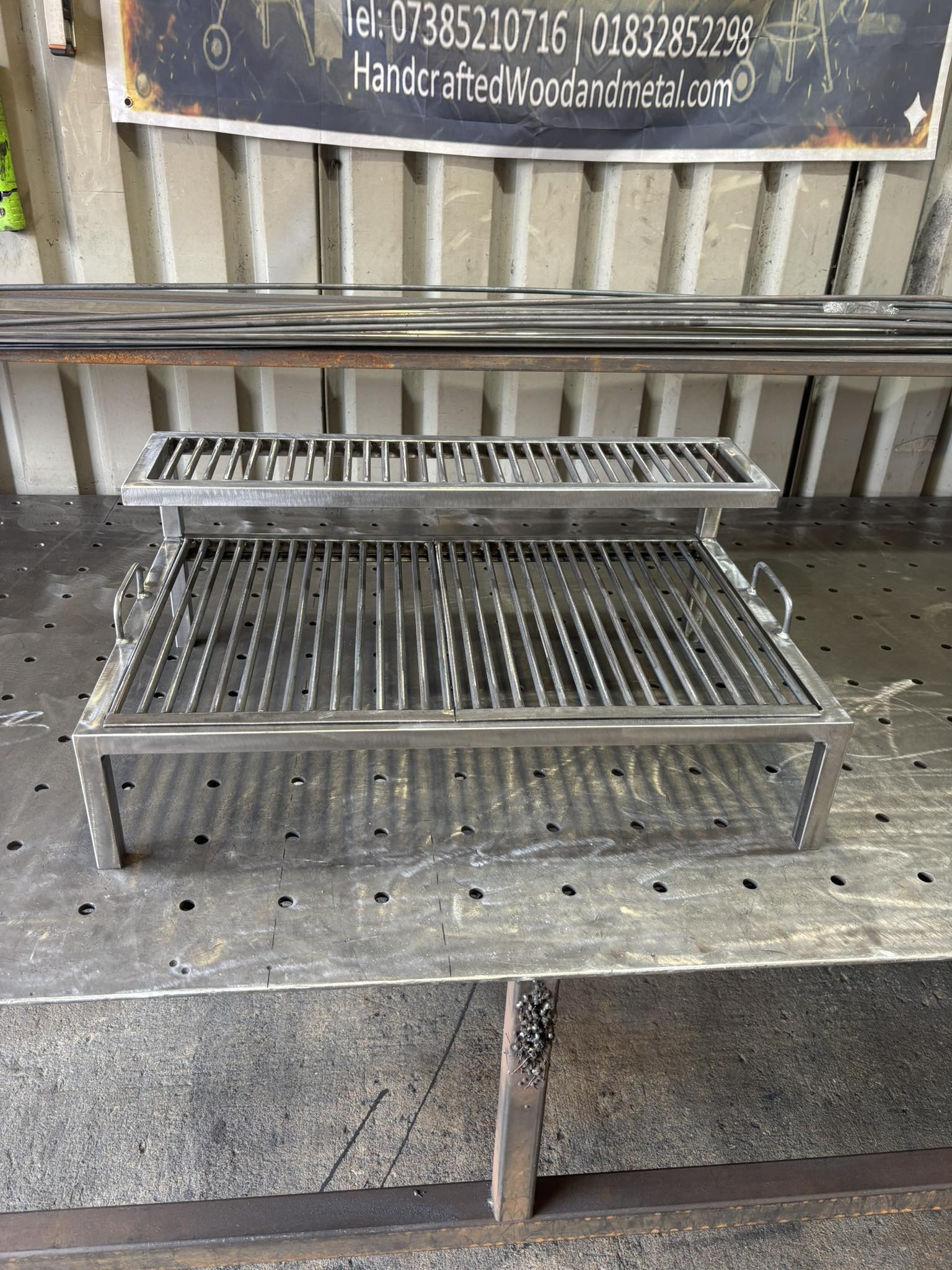 Heavy Duty Over-Fire BBQ Grill Station - Adjustable Upper Rack, 10mm Solid Bar Grates, Removable Plancha & Dual Grills - 800x500mm