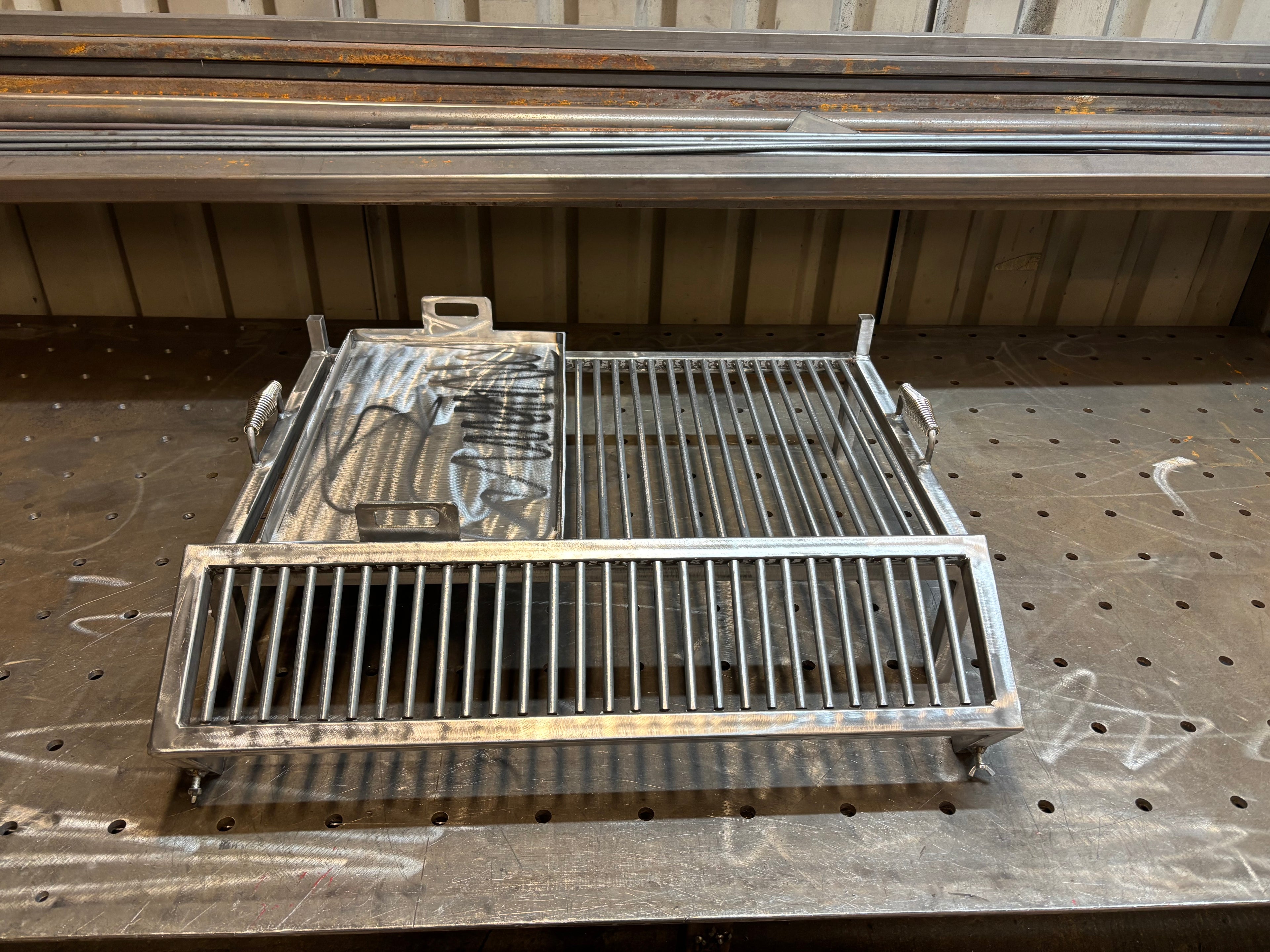 Handmade Argentinian Style Grill - Custom Sizes Available - Heavy Duty Steel BBQ Rack & Cooking Tray